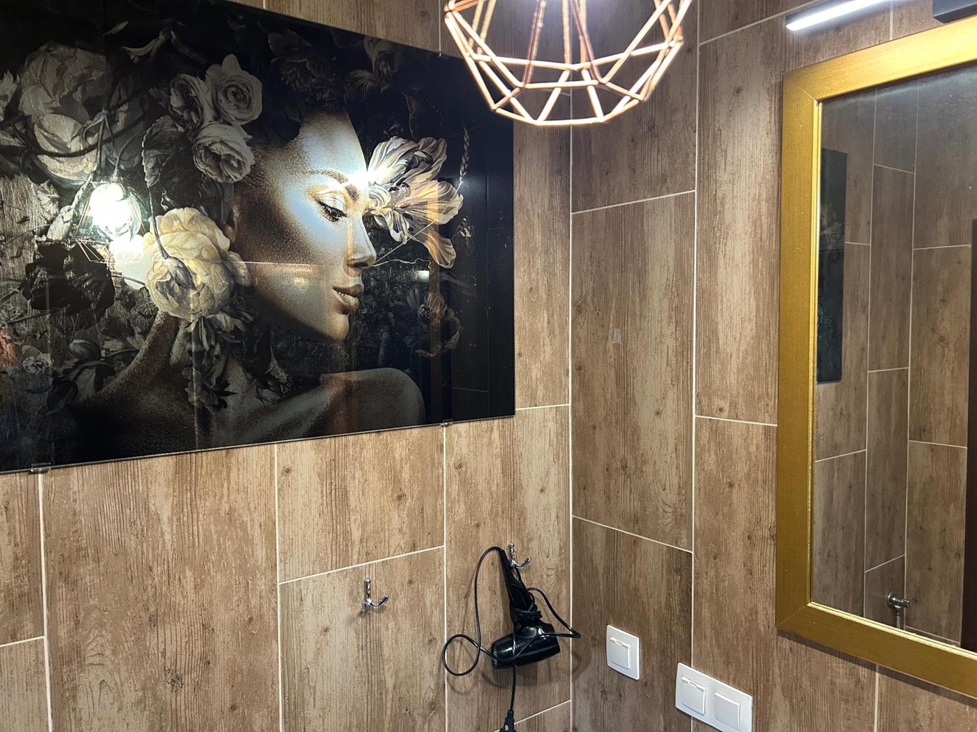 Goldeneye Apartment Center 弗罗茨瓦夫 外观 照片